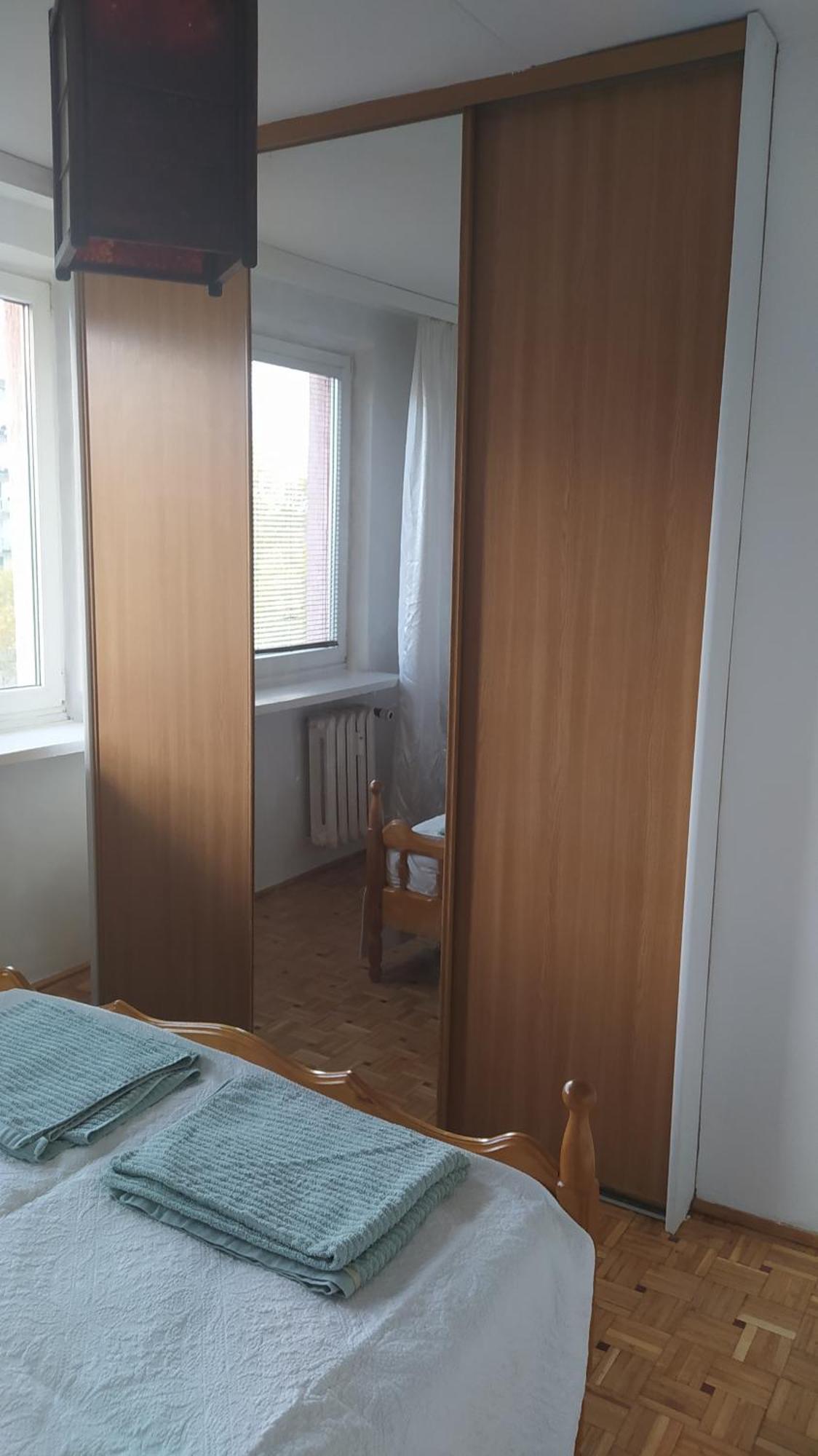 Uroczy Apartament Z Bezplatnych Parkingiem Warszawa Eksteriør billede